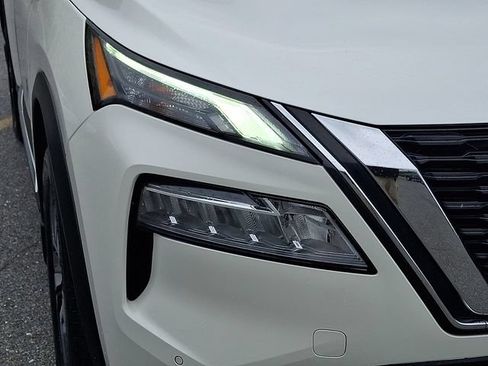 Used 2021 Nissan Rogue SL w/ Premium Package AWD/4WD image 9