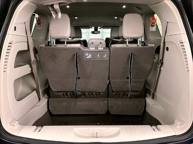 Used 2019 Chrysler Pacifica Touring-L Plus w/ Tire & Wheel Group FWD image 36