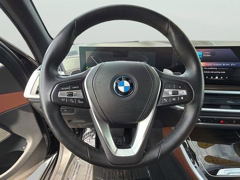 Used 2025 BMW X5 xDrive50e AWD/4WD image 22