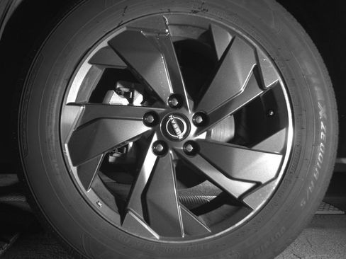 Used 2025 Nissan Rogue SV image 12