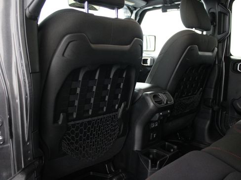 Used 2020 Jeep Wrangler Unlimited Rubicon AWD/4WD image 17