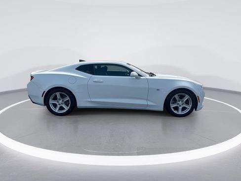 Used 2017 Chevrolet Camaro LT RWD image 10