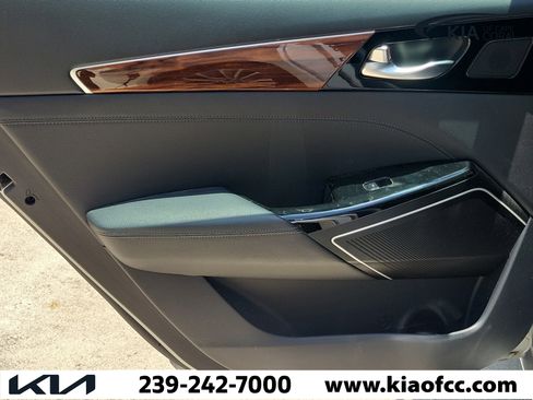 Used 2017 Kia Cadenza Technology FWD image 14