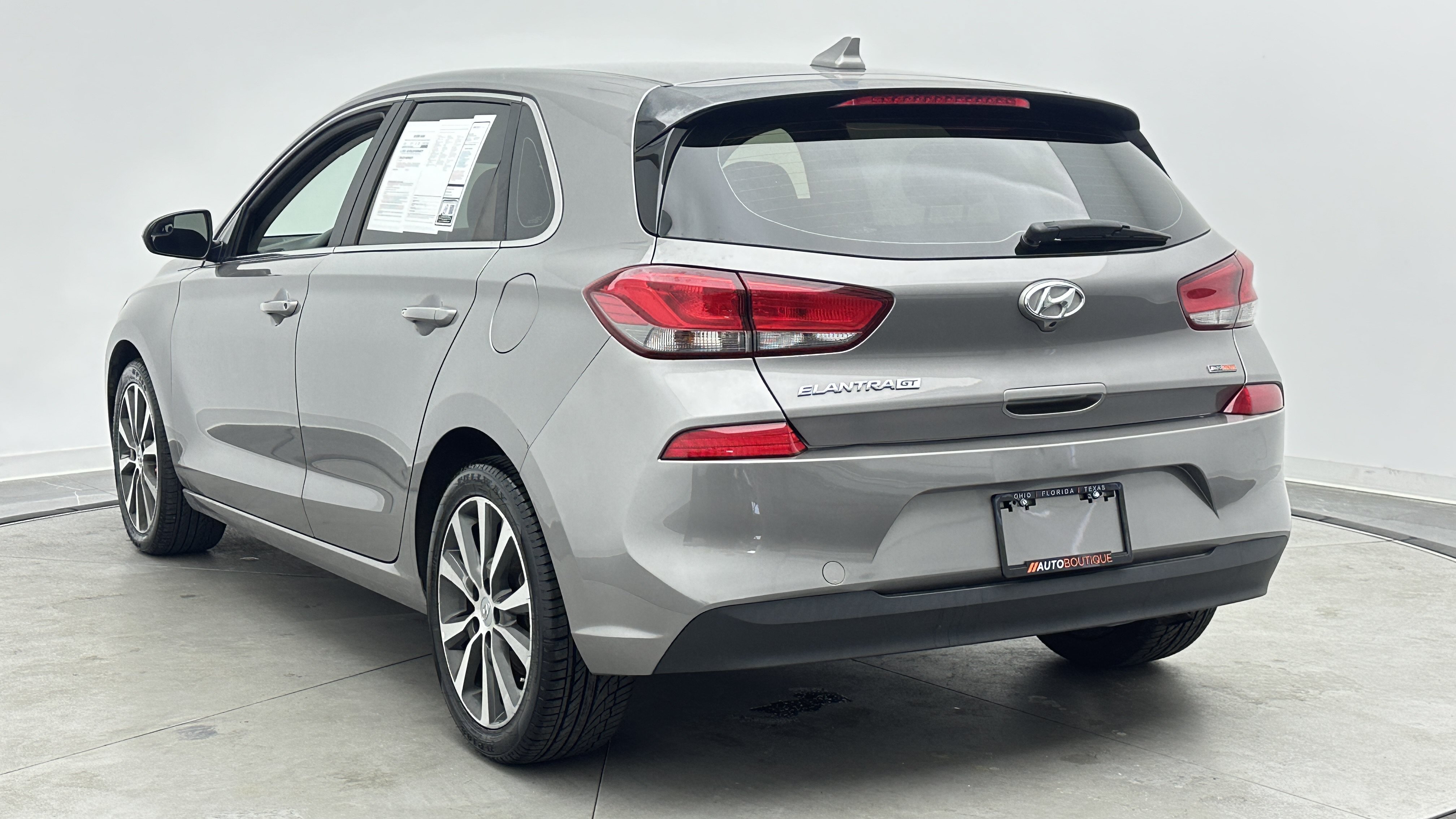 Used 2020 Hyundai Elantra GT FWD image 4