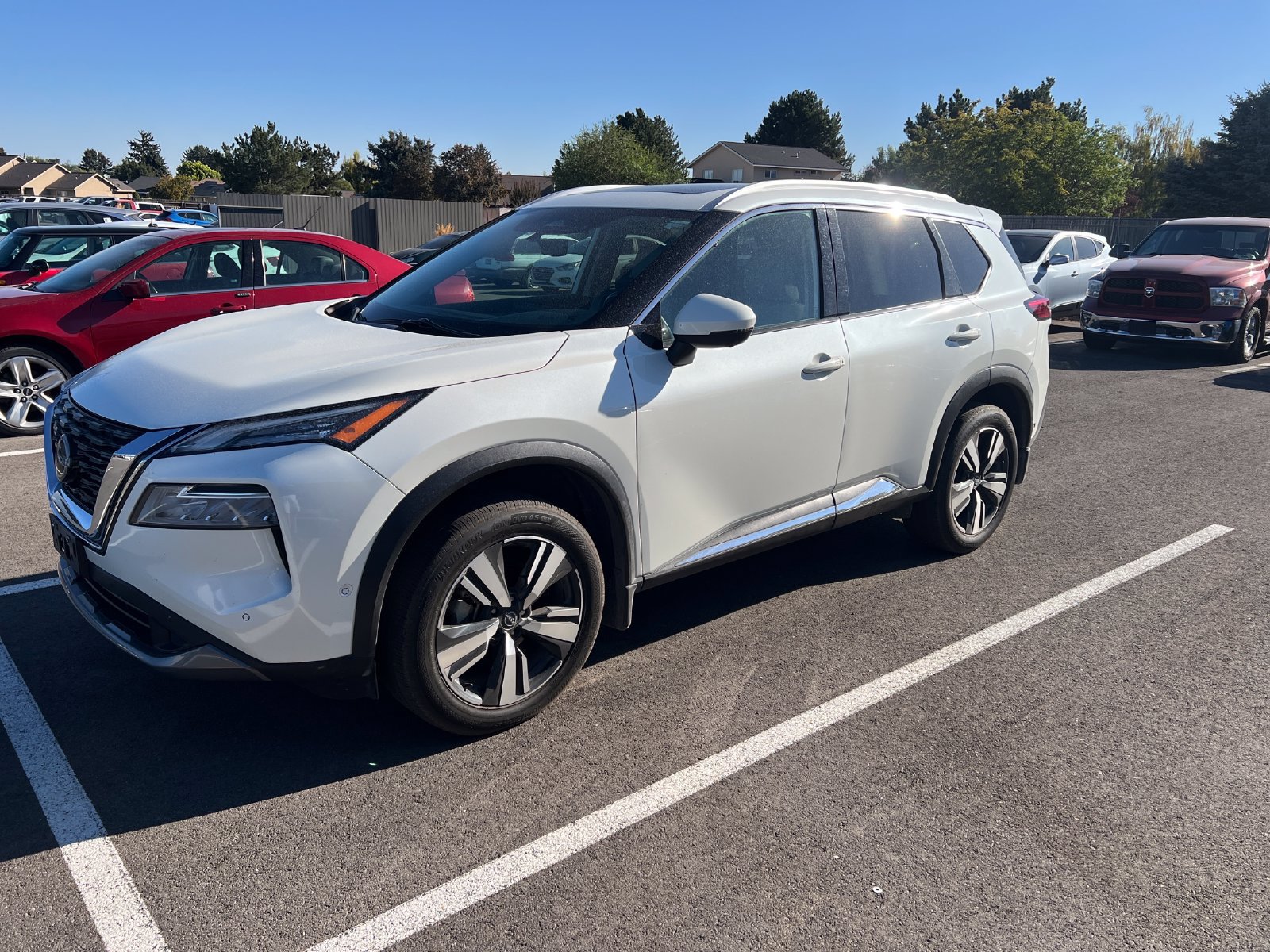 Used 2023 Nissan Rogue SL w/ SL Premium Package AWD/4WD image 32