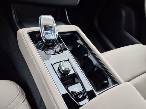 New 2026 Volvo XC90 B5 Core AWD/4WD image 14