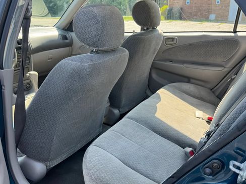 Used 2002 Toyota Corolla S FWD image 16