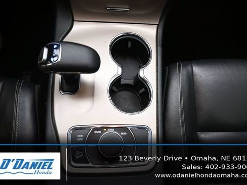 Used 2015 Jeep Grand Cherokee Limited w/ Trailer Tow Group IV AWD/4WD image 31