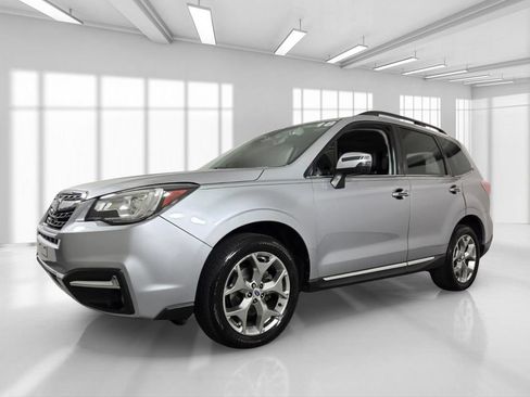 Used 2018 Subaru Forester 2.5i Touring w/ Popular Package #3B AWD/4WD image 2