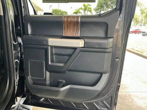 Used 2020 Ford F150 Lariat w/ Equipment Group 502A Luxury AWD/4WD image 35