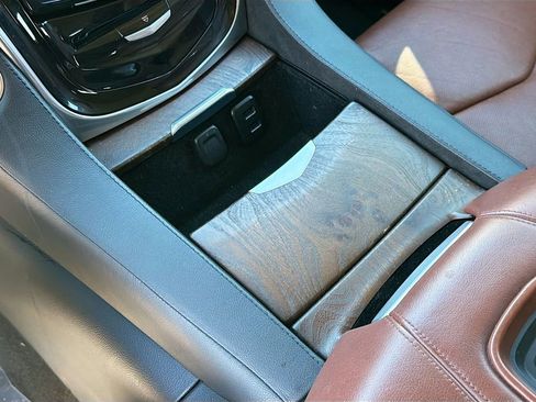 Used 2020 Cadillac Escalade Luxury RWD image 31