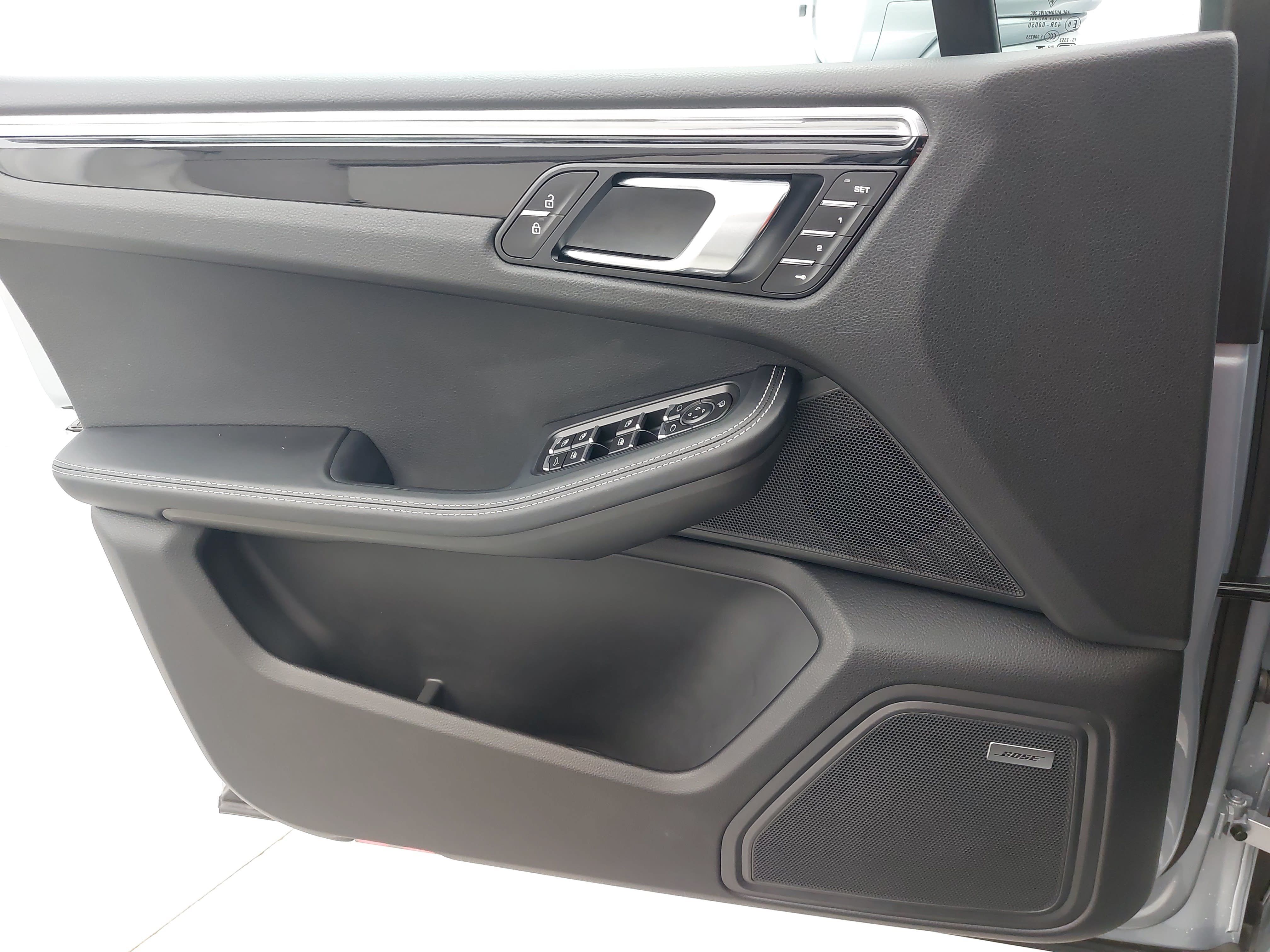 Certified 2026 Porsche Macan S AWD/4WD image 29