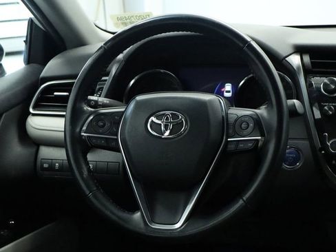 Used 2020 Toyota Camry XLE FWD image 23