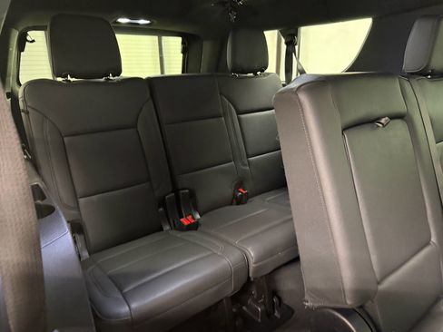 Certified 2025 Chevrolet Suburban Z71 AWD/4WD image 21