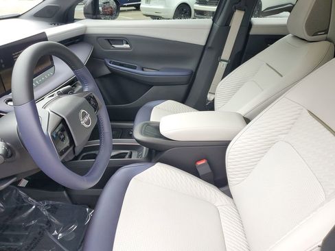 New 2026 Nissan Leaf Platinum+ w/ Cargo Package (Platinum+) FWD image 9