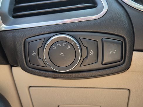 Used 2017 Ford Edge Titanium w/ Equipment Group 301A FWD image 22