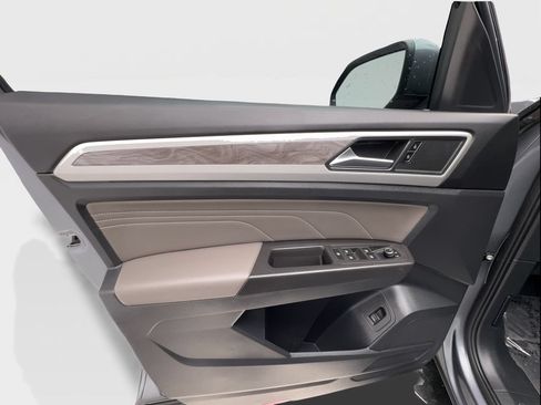 Used 2023 Volkswagen Atlas Cross Sport SE w/ Panoramic Sunroof Package FWD image 20