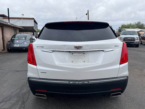 Used 2017 Cadillac XT5 Luxury w/ Driver Awareness Package AWD/4WD image 4
