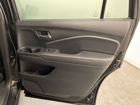 Used 2022 Honda Pilot Sport image 27