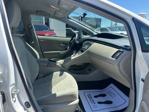 Used 2015 Toyota Prius Three FWD image 8
