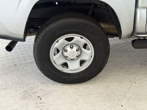 Used 2023 Toyota Tacoma SR AWD/4WD image 13