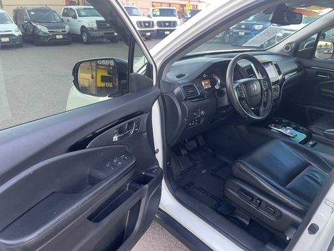 Used 2017 Honda Pilot Touring image 23