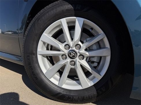 Used 2026 Toyota Camry LE image 10