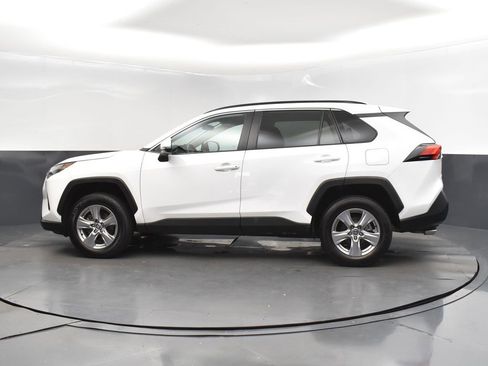 Used 2022 Toyota RAV4 XLE image 4