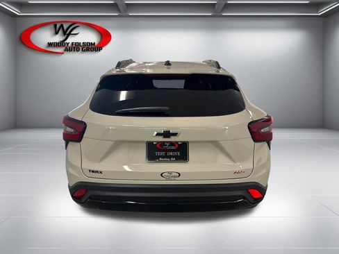 New 2026 Chevrolet Trax RS w/ Sunroof Package FWD image 7
