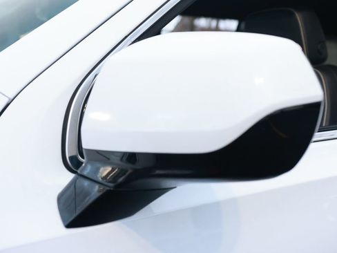 Used 2024 GMC Yukon SLT image 31