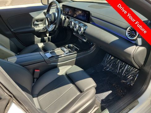 Used 2025 Mercedes-Benz CLA 250 image 22