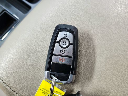 Used 2024 Ford Expedition XLT RWD image 31