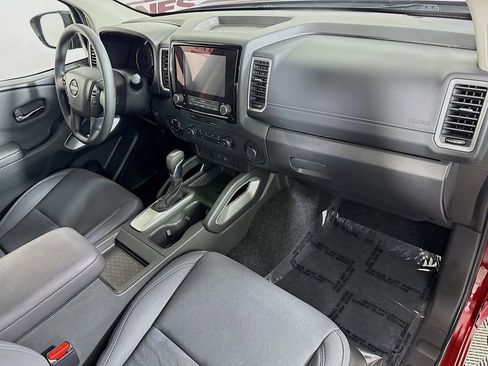 Used 2024 Nissan Frontier SV w/ Tow Package image 31