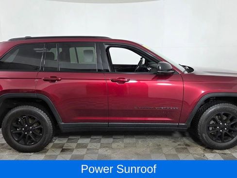 Used 2023 Jeep Grand Cherokee Altitude image 10