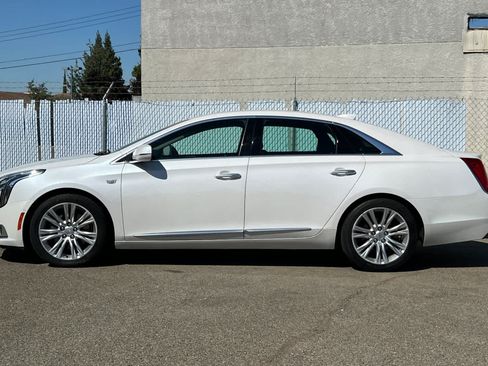 Used 2018 Cadillac XTS Luxury FWD image 2