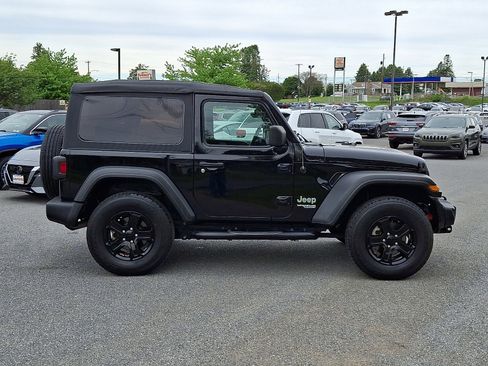 Used 2021 Jeep Wrangler Sport AWD/4WD image 7