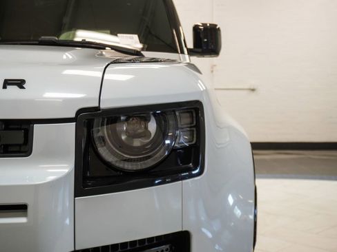 Used 2023 Land Rover Defender 110 X-Dynamic SE AWD/4WD image 44