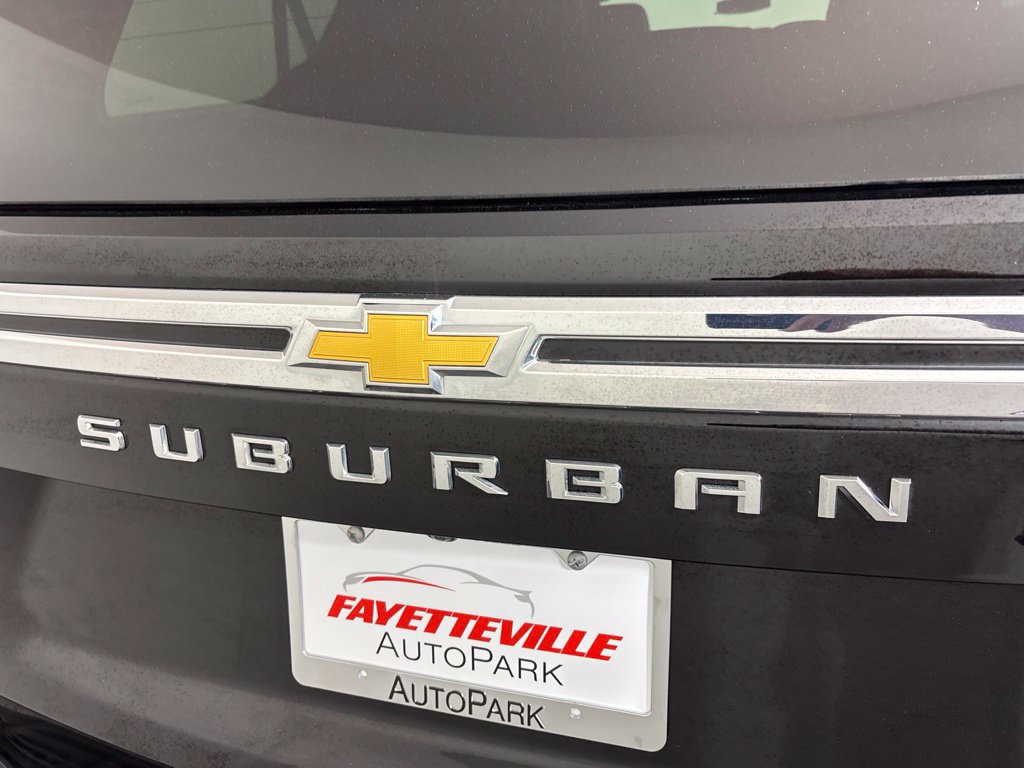 Used 2023 Chevrolet Suburban LS AWD/4WD image 4