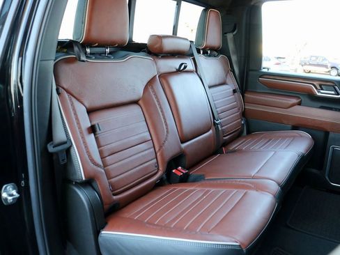 Used 2025 GMC Sierra 2500 Denali Ultimate image 37