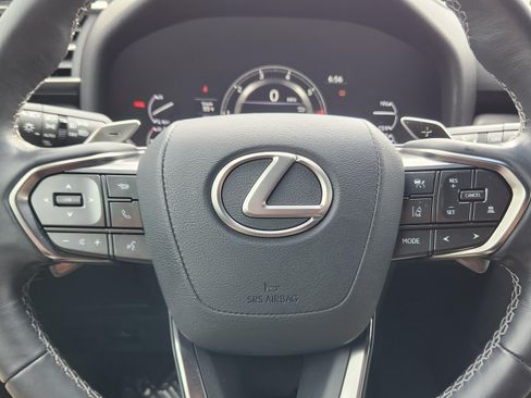 Used 2023 Lexus LX 600 4WD w/ Appearance Package image 7