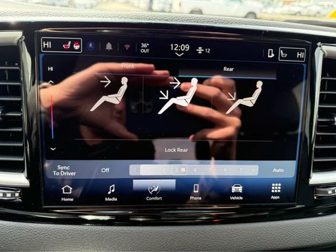 New 2026 Chrysler Voyager LX image 20