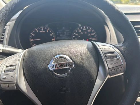 Used 2016 Nissan Altima 2.5 S w/ Power Driver Seat Package FWD image 11