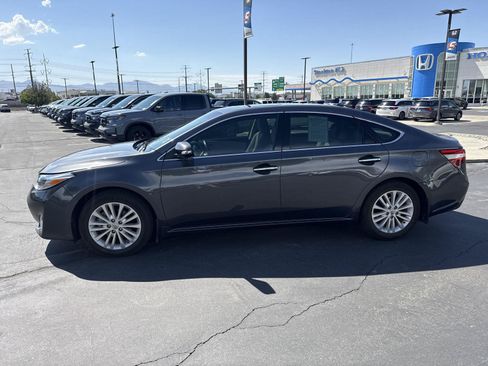 Used 2014 Toyota Avalon Limited w/ Technology Package FWD image 14