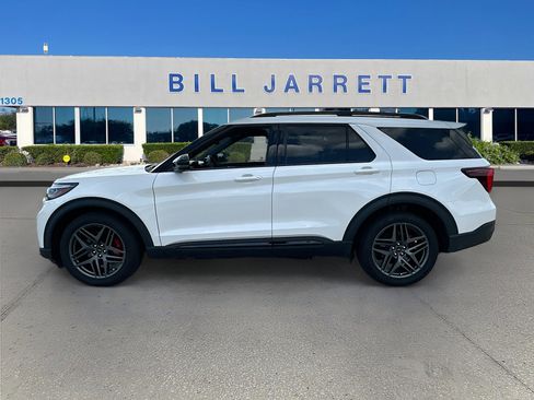 Certified 2025 Ford Explorer ST AWD/4WD image 4