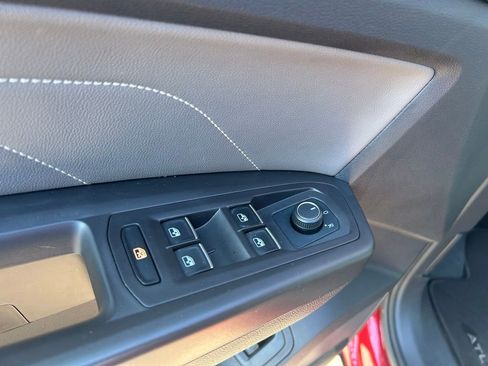 Used 2022 Volkswagen Atlas SE w/ Panoramic Sunroof Package FWD image 52