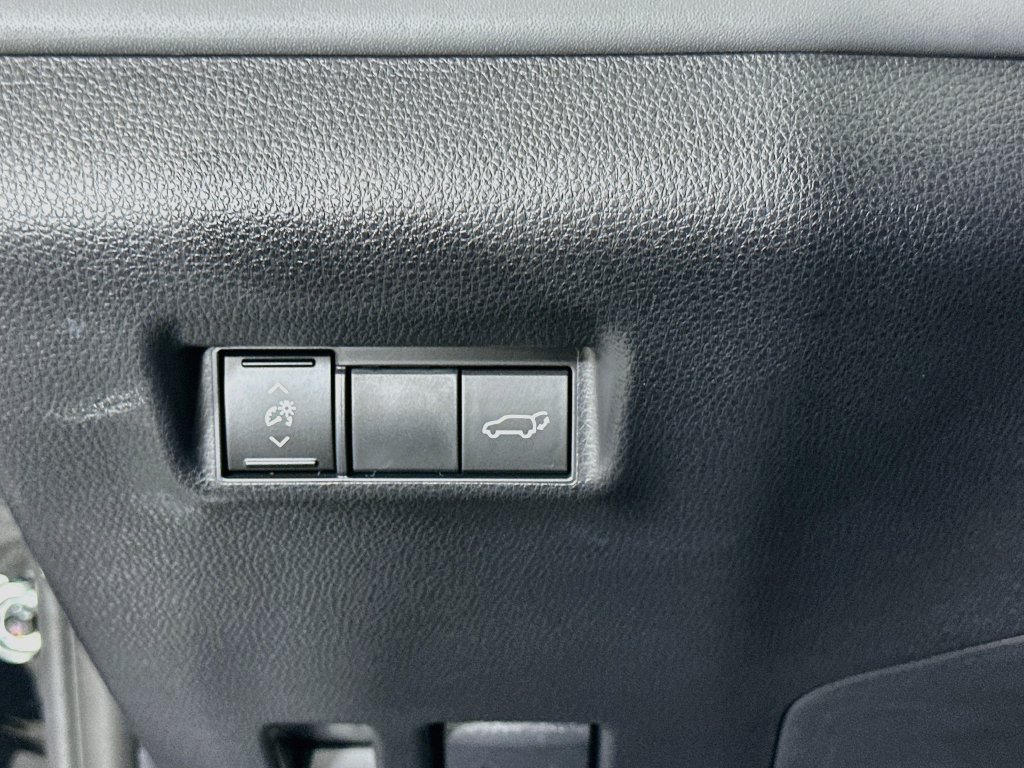Used 2026 Toyota RAV4 AWD Plug-in Hybrid image 10