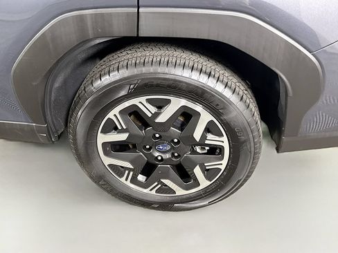Used 2025 Subaru Forester Premium AWD/4WD image 36