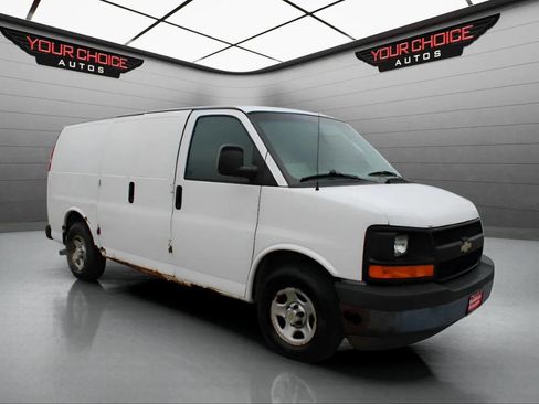 Used 2004 Chevrolet Express 1500 image 3