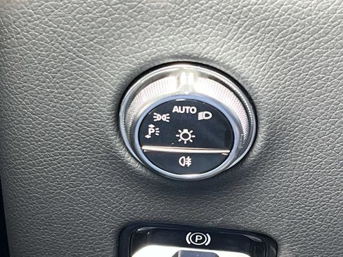 Certified 2025 Mercedes-Benz GLC 300 4MATIC image 27
