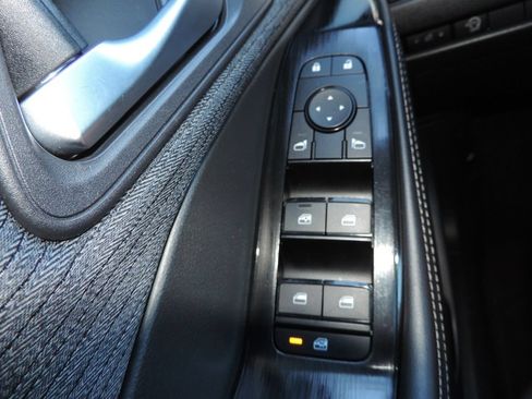 Used 2023 Nissan Rogue SV FWD image 25